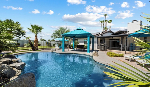 L2 EV, 5Br 3Ba, 2 Master Suites, Split Floorplan, Dog, Heated Pool on Large Lot