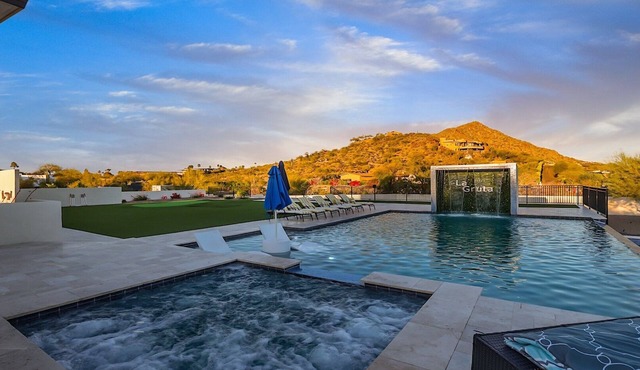 La Gruta - 7BR PV Estate w/Pool, Spa, Pickleball & Mountain Views