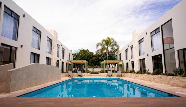 La Posada Hotel y Suites