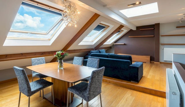 Laeken Duplex Residence - Brussels Tour & Taxi