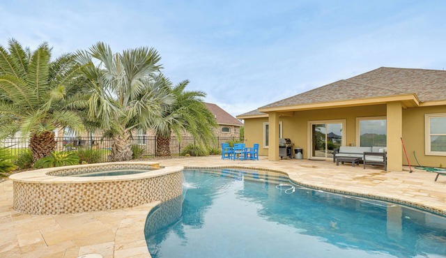 Laguna Vista Resort-Style Home, Private Pool & Spa