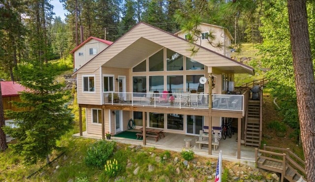 Lakefront Cabin Retreat with Stunning CDA Views