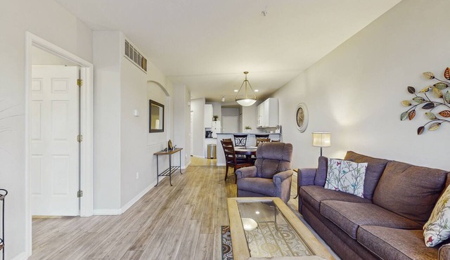 Lakefront condo with private washer/dryer, central AC & heated pool