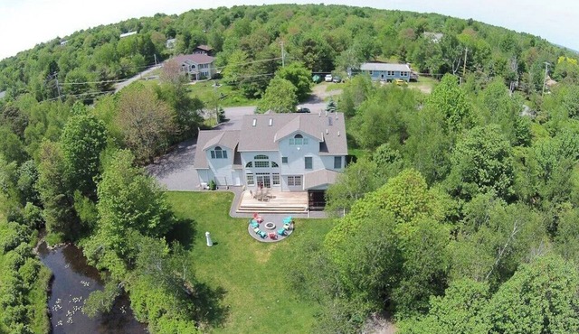Lakefront Oasis in the Pocono Mountains with Hot Tub + Views