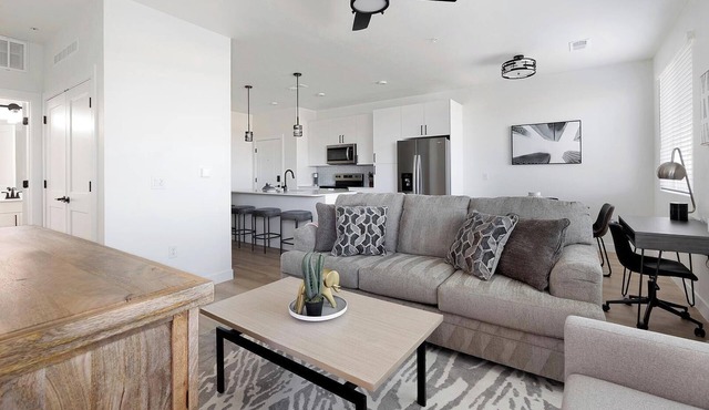 Landing | Chic 1BD, Clubhouse, Pool