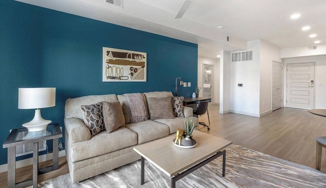 Landing | Chic 1BD, Pool, Gym
