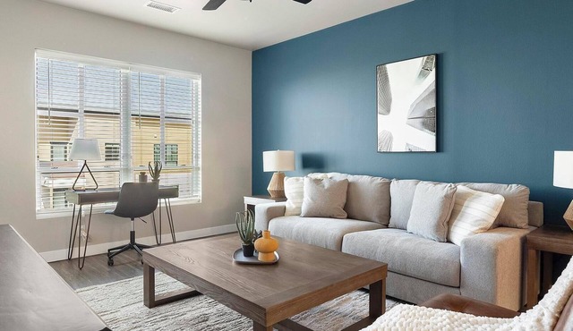 Landing | Chic 2BD, Clubhouse