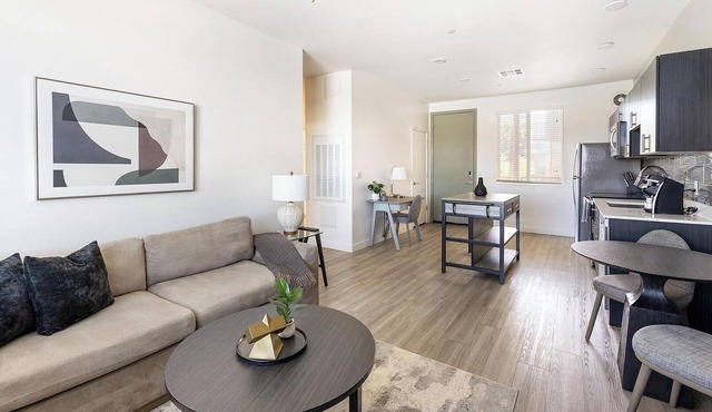 Landing | Incredible 1BD, Gym, Clubhouse