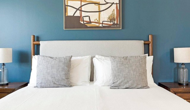 Landing | Modern 2BD, Clubhouse