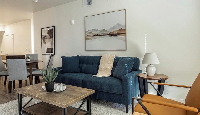 Landing | Modern 2BD, Gym, Pool