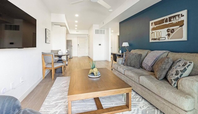 Landing | Stylish 1BD, Gym, Pool