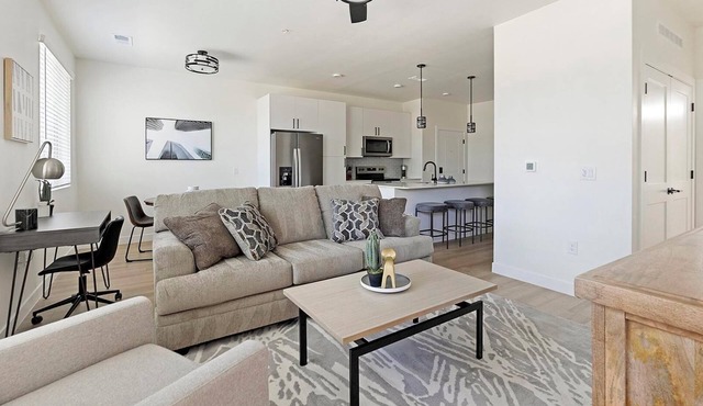 Landing | Stylish 2BD, Clubhouse, Pool