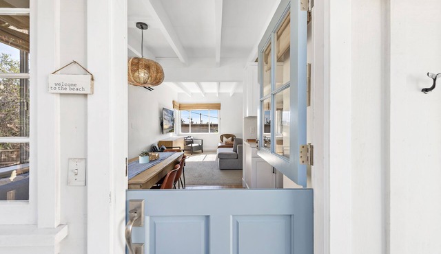 Lantern District cottage- close to downtown/harbor- one bedroom/one bath