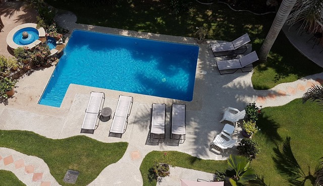 Large 2 Bedroom 2 Bathroom Apartment w/King beds in a great location