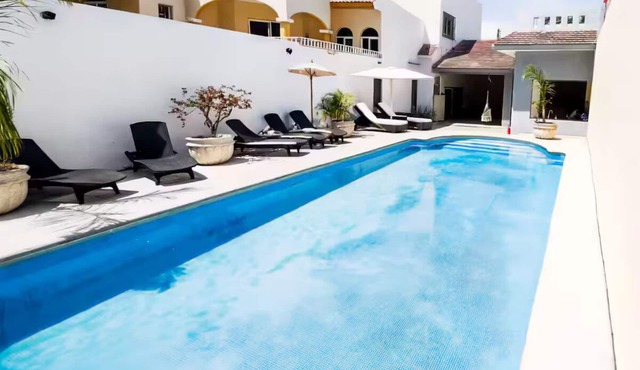 Large and cozy house with garden and swimming pool