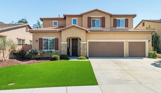 Large Luxury Executive Home in Exclusive Morgan Heights Neighborhood