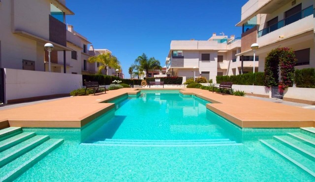 Large Modern 3BR Apartment, Gated Community, Ciudad Quesada Pool sleeps 6 guests