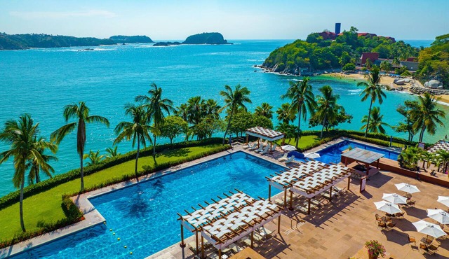 Las Brisas Huatulco – All Inclusive
