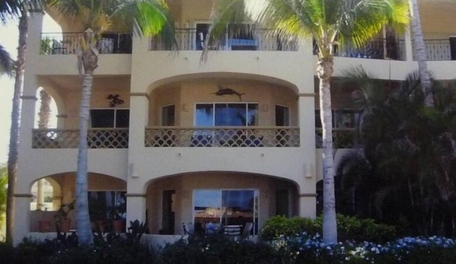 Las Mananitas - 2nd Floor Luxury Corner Unit Closest to Beach