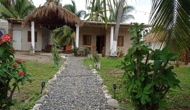 Las Palmas House La Saladita Beach