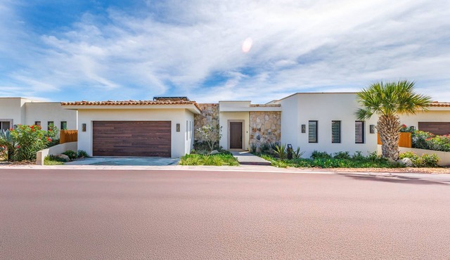 Las Terrazas 12: Elegance and Privacy at Diamante