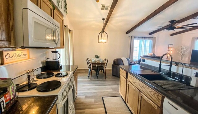 Laura Way · Peaceful, 3BR+King Home W/BBQ, Fire Pit & Huge TV!