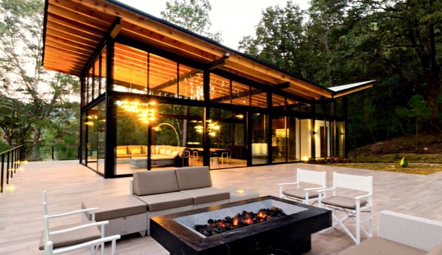 Lavish 4 Bedroom Chalet on Private Lake Resort