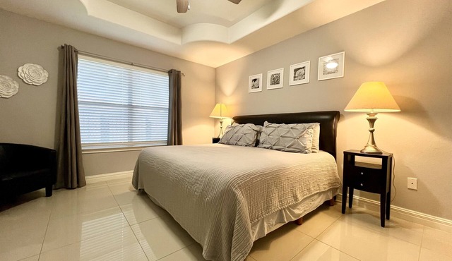 Lexington Place - 3BD/2BA Home, Private Yard!