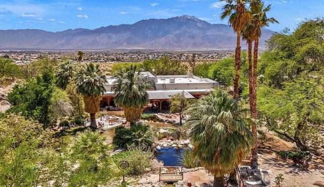 Lockout The Oasis | Natural Mineral Hot Springs on 107 Acres
