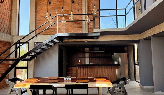 Loft for 6 px - Spacious & Central - AC & Parking
