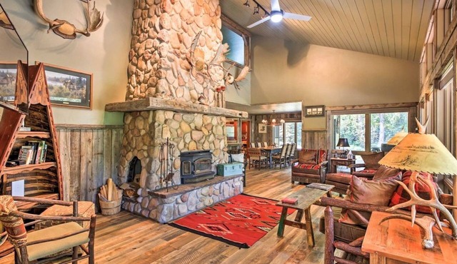 Loose Moose | Private Riverfront Retreat