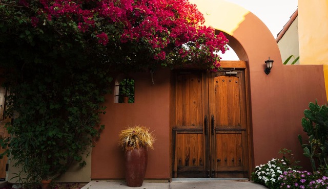 Los Arboles Hotel
