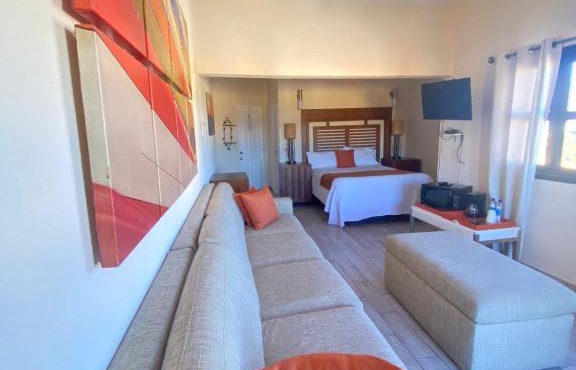 Los Vientos Hotel