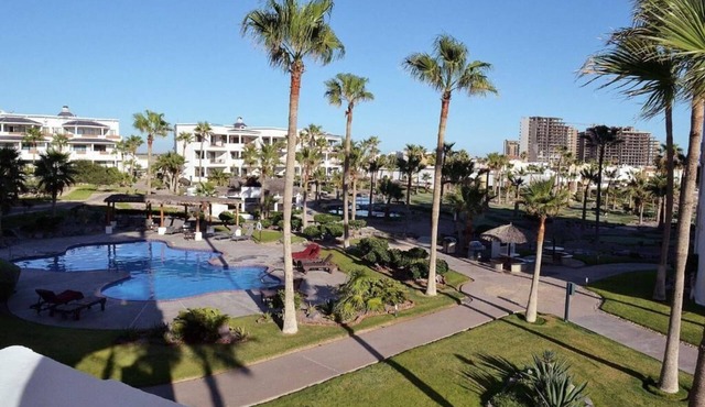 Lovely 3-bedroom Condo with pool D 201