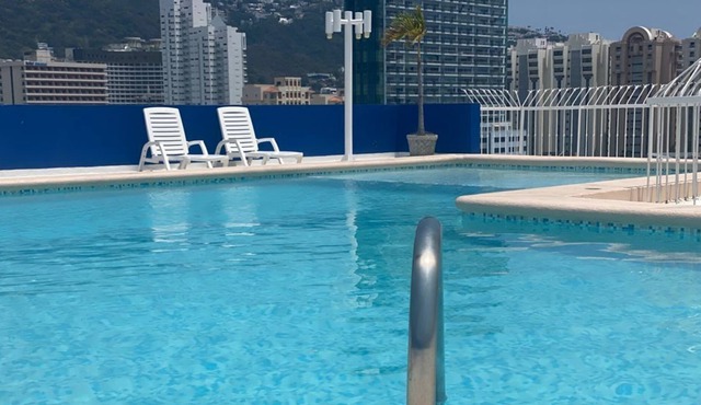 Lujo en Departamento a una Cuadra de la Costera y dos del mar