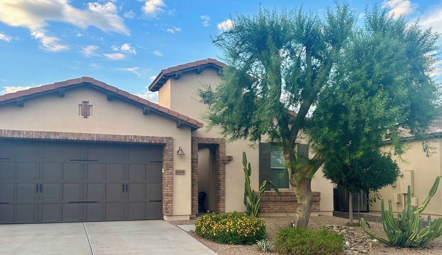Luxe 2BR/2BA Furnished & Pet Friendly for 6 mo Long Term Stay in Queen Creek, AZ