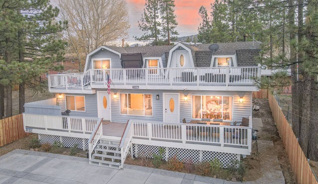 LUXE - Alpine Villa with Lake View and Walking to Village - Big Bear