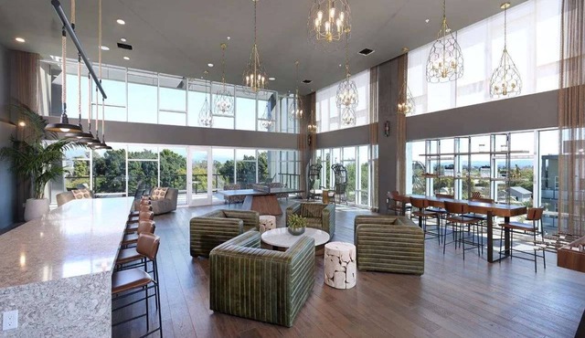 Luxe Deco Haven Pool Gym Parking Close to Disneyland