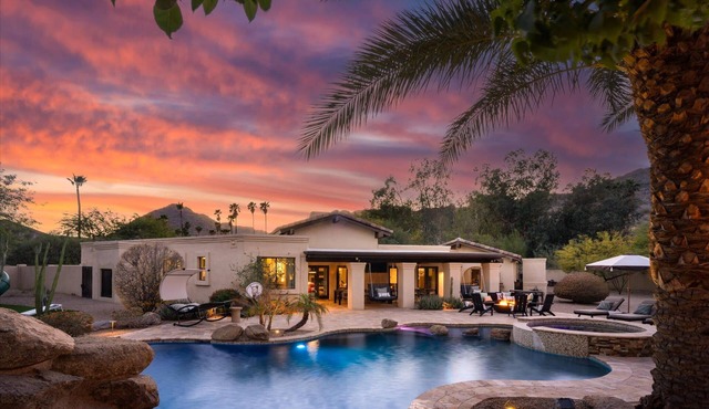 Luxe PV Retreat - Pickleball - Heated Pool - Sauna