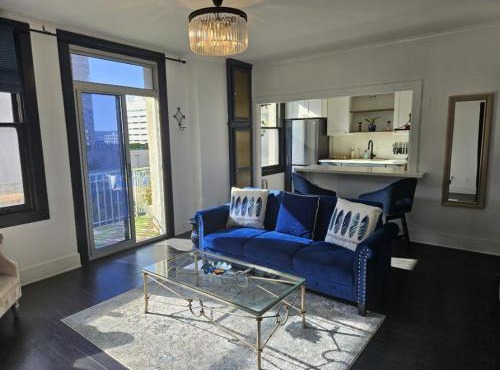 Luxe Suite Convention Center Partial Ocean View with Free Parking
