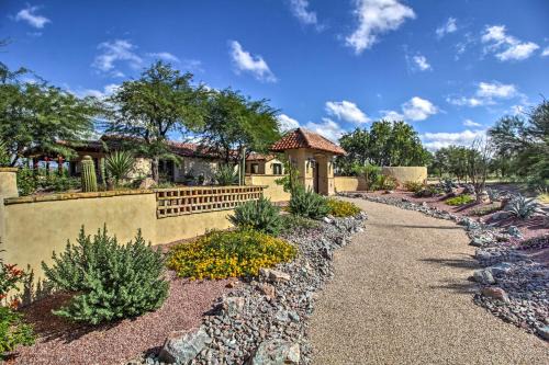 Luxe Tucson Vineyard Home w/Views & Fire Pit