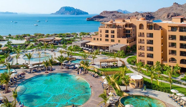 Luxurious 3-bedroom resort in fantastic Loreto, Danzante Bay