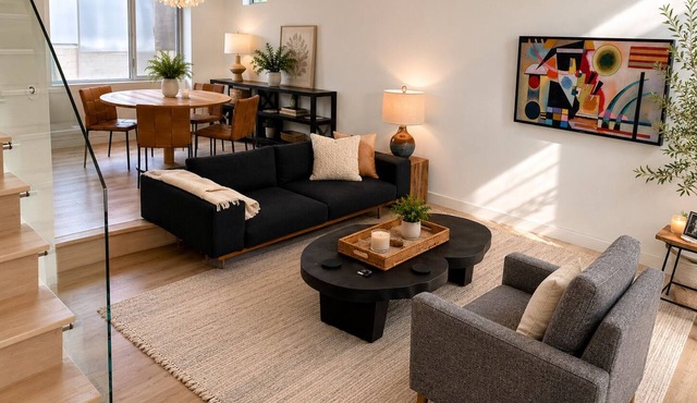 Luxury 2+2 townhome in beautiful Santa Monica with small office space and yard.