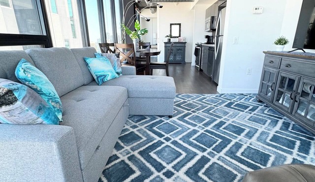 Luxury 2 bed 2 bath across jets arena 16th floor with amazing view