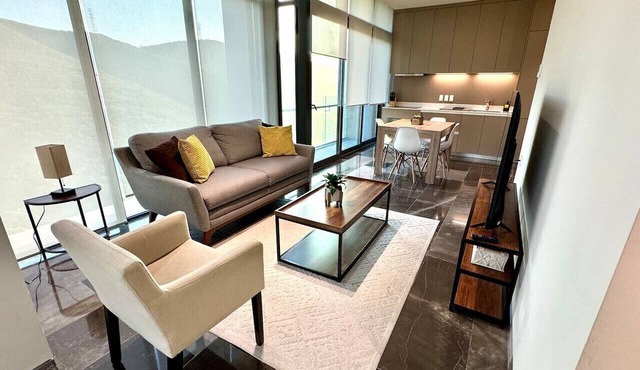 Luxury 2BD&2Bath Next to Plaza Hospital Pool