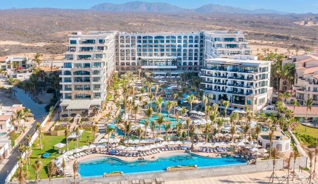 Luxury 5 Star Studio Oceanfront Resort - ready for the Cabo Open