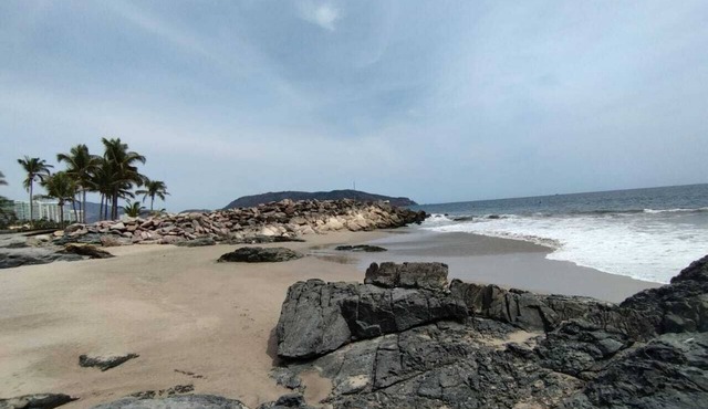 Luxury beach villa, the best IXTAPA, Safe and clean.