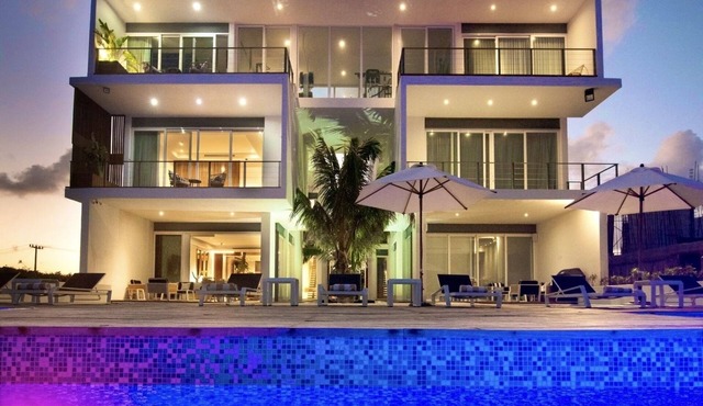 Luxury Beachfront Oasis - Includes daily meals prepared by private chef
