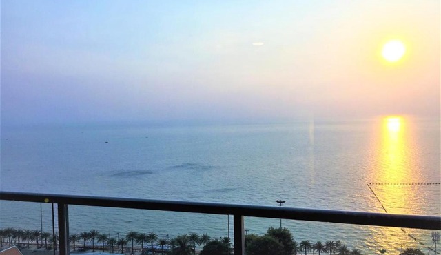Luxury beachfront apartment Aeras