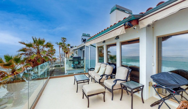 Luxury Beachfront Getaway - Main House
